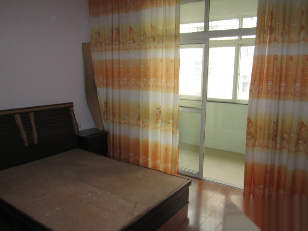 ----黃陂路宏達(dá)花園2室2廳95平米中等裝修年付