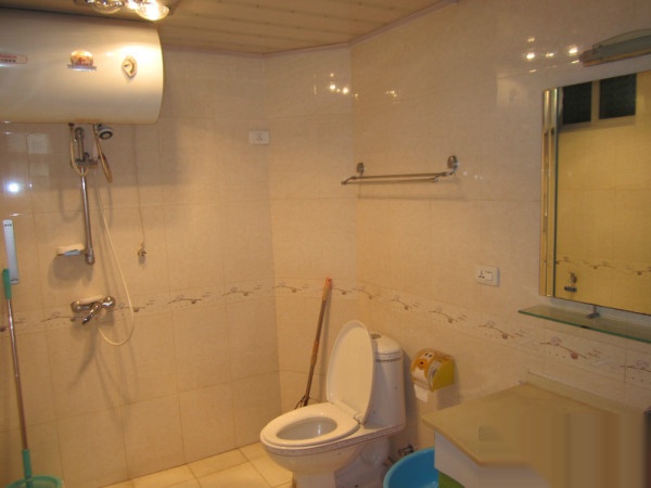 ----黃陂路宏達(dá)花園2室2廳95平米中等裝修年付