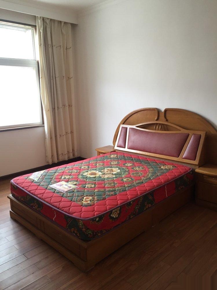 -----長征路金海灣、元祖附近3室2廳1衛(wèi)，租金面議