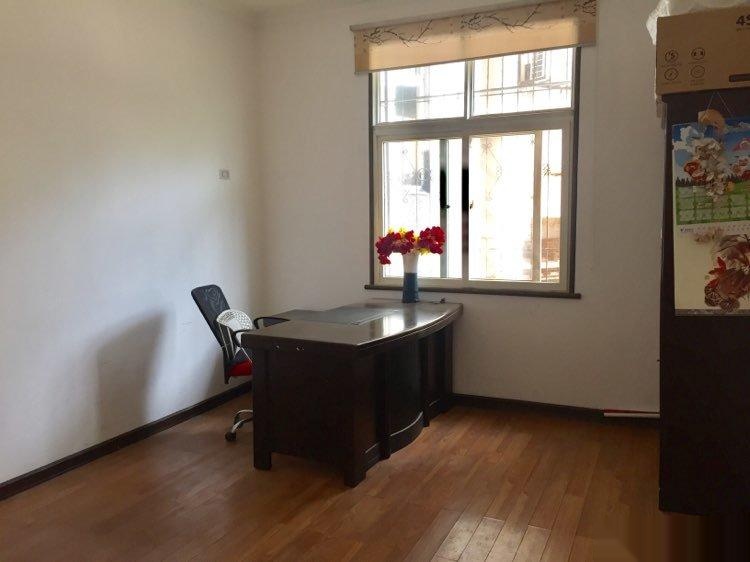 -----長征路金海灣、元祖附近3室2廳1衛(wèi)，租金面議