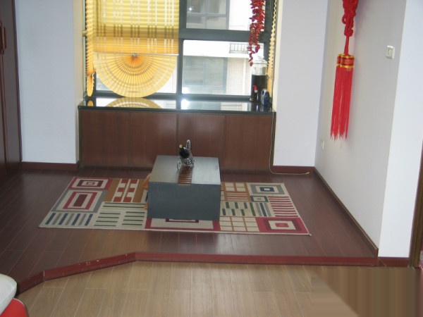 ------蔚藍(lán)新都復(fù)式樓招租