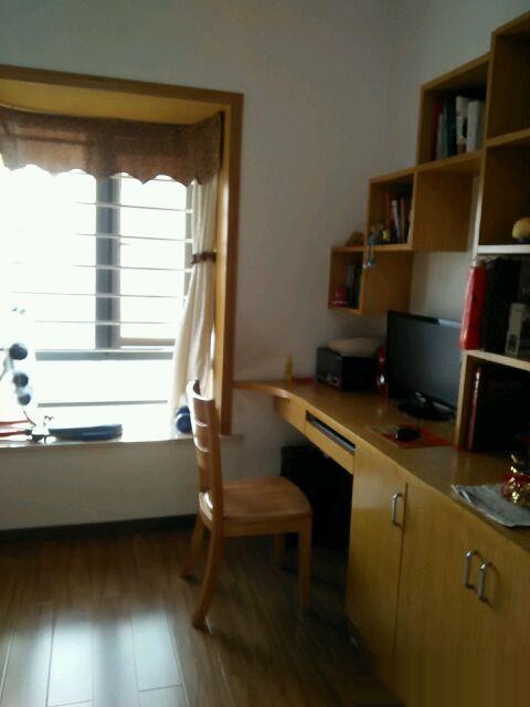 (出售)北京路國貿(mào)廣場(chǎng)3室2廳2衛(wèi)