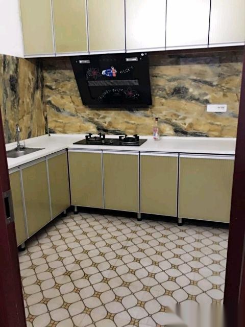 -------同升社區(qū)3室1廳100平米精裝修(個(gè)人)