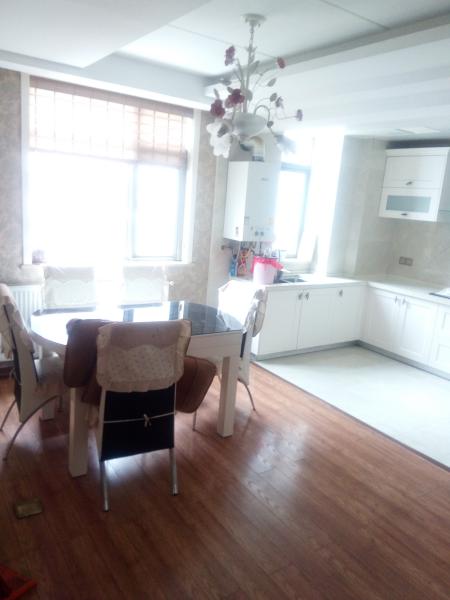 -----保麗廣場(chǎng)24樓140平4室2廳精裝辦公