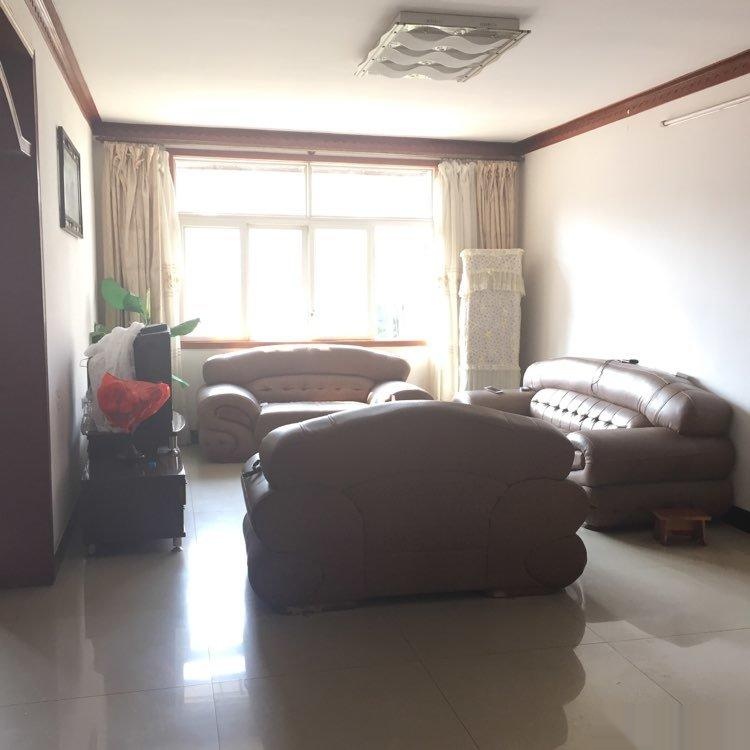 -------群声南区3室2厅1卫