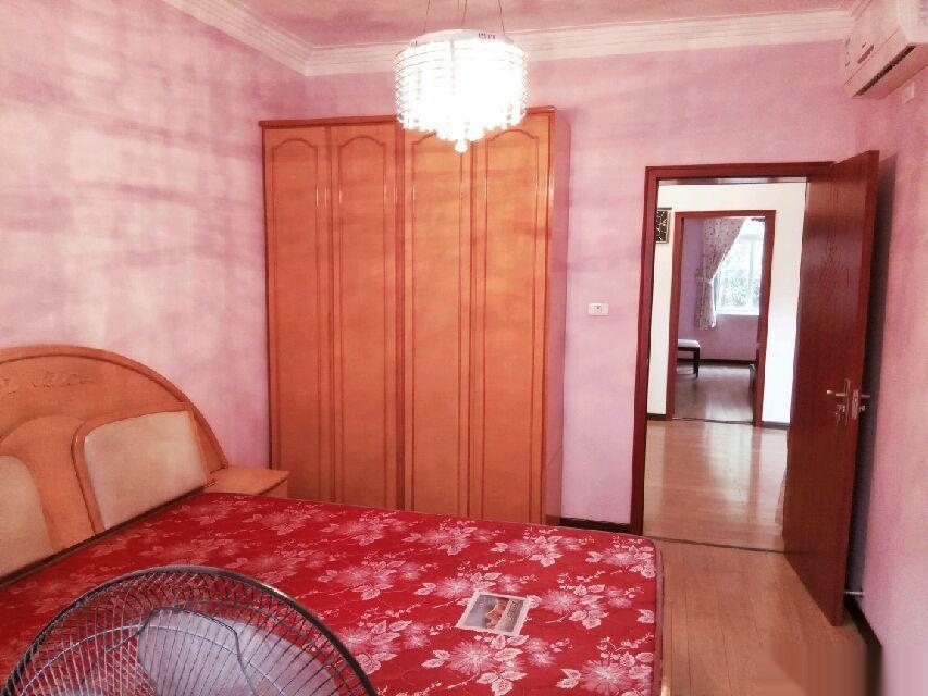 --------北京路万峰苑2室1厅1卫3楼(个人)