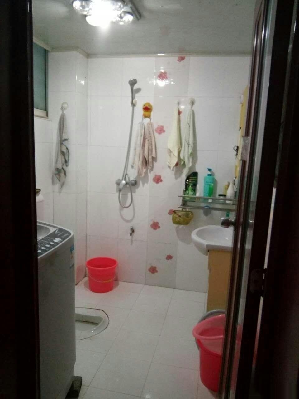 (出售)西湖明珠2室2廳1衛(wèi)車庫(kù)上的一樓