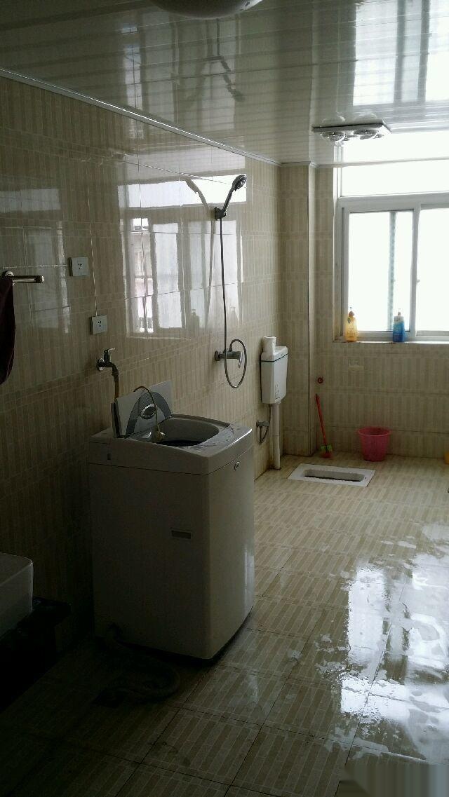 ------航空路書苑小區(qū)3室2廳2衛(wèi)1500元/月(個(gè)人)