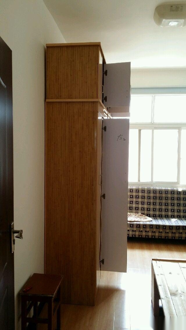 ------航空路書苑小區(qū)3室2廳2衛(wèi)1500元/月(個(gè)人)