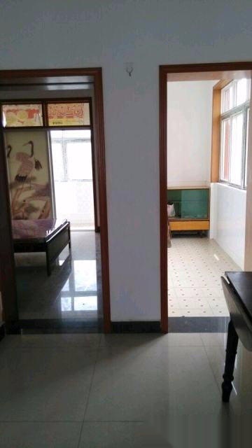 -------城站路三里小区2室1厅95平精装低价