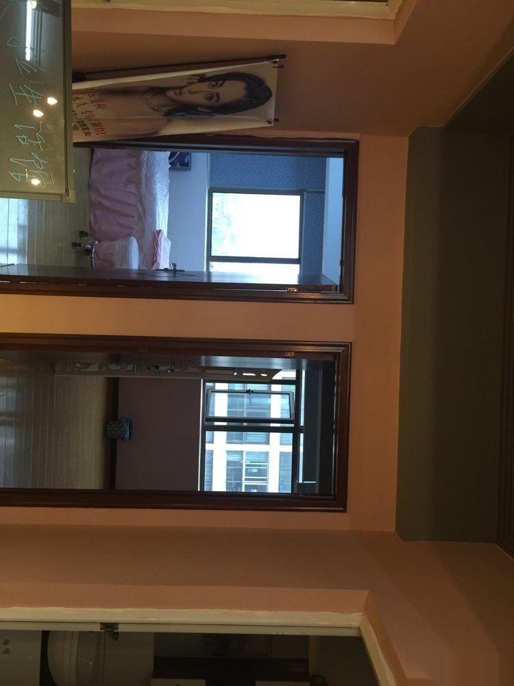 ------保麗廣場(chǎng)2室1廳1衛(wèi)美甲工作室整體轉(zhuǎn)讓