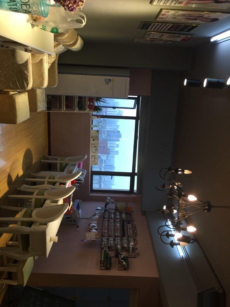 ------保麗廣場(chǎng)2室1廳1衛(wèi)美甲工作室整體轉(zhuǎn)讓