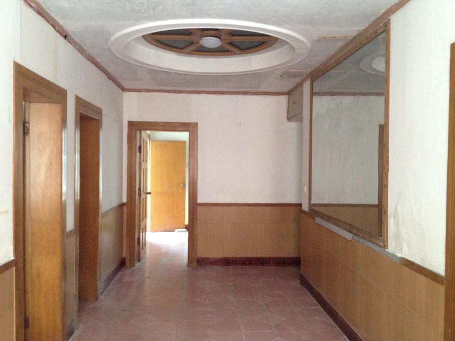 城站路主干道邊(乾坤大酒店旁），1單元1層三室一廳一廚一衛(wèi)