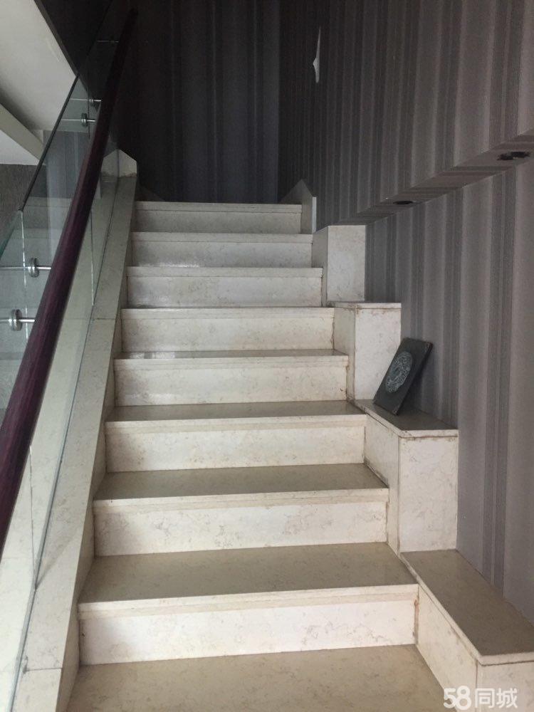 C654乾坤陽光五室二廳三衛(wèi)精裝家具家電齊