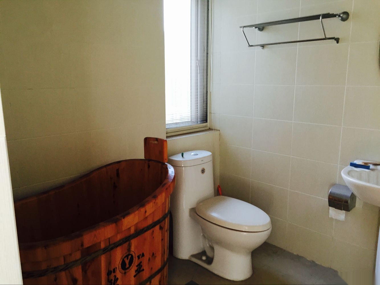 -------乾坤阳光4室4厅3卫188平米