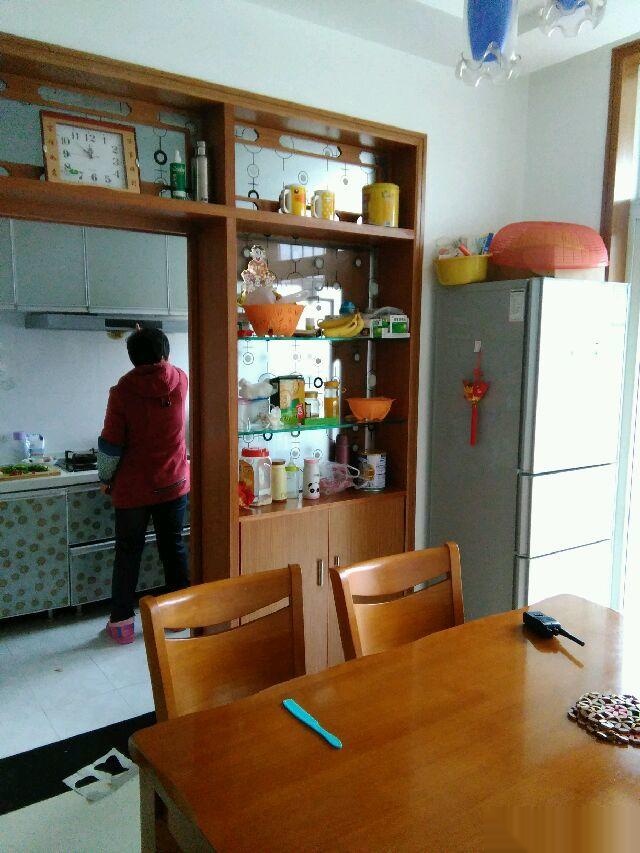 ------华隆家园3室2厅2卫工作调动，低价甩卖