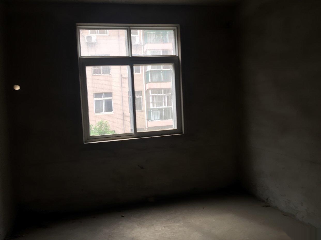 ------华隆家园3室2厅2卫双证齐可按揭