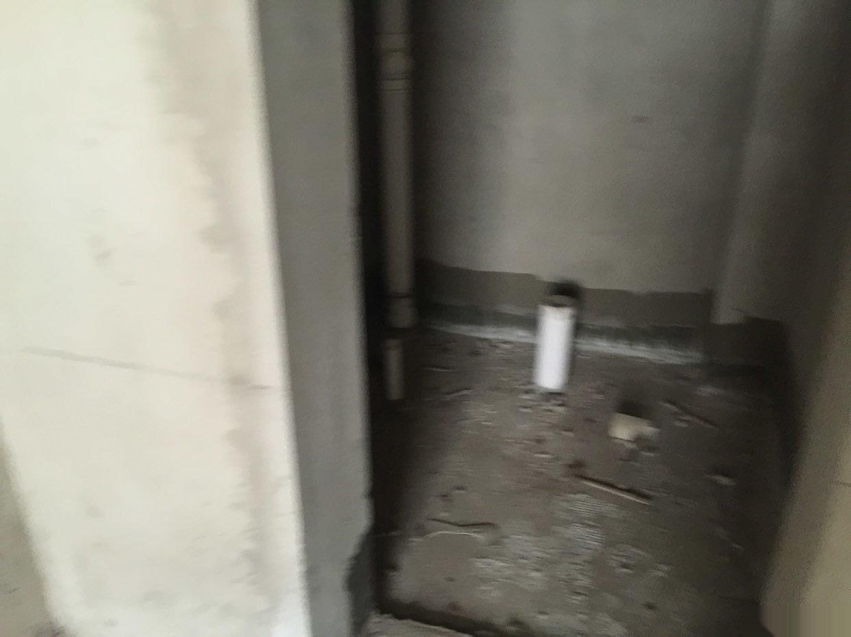 ------华隆家园3室2厅2卫双证齐可按揭