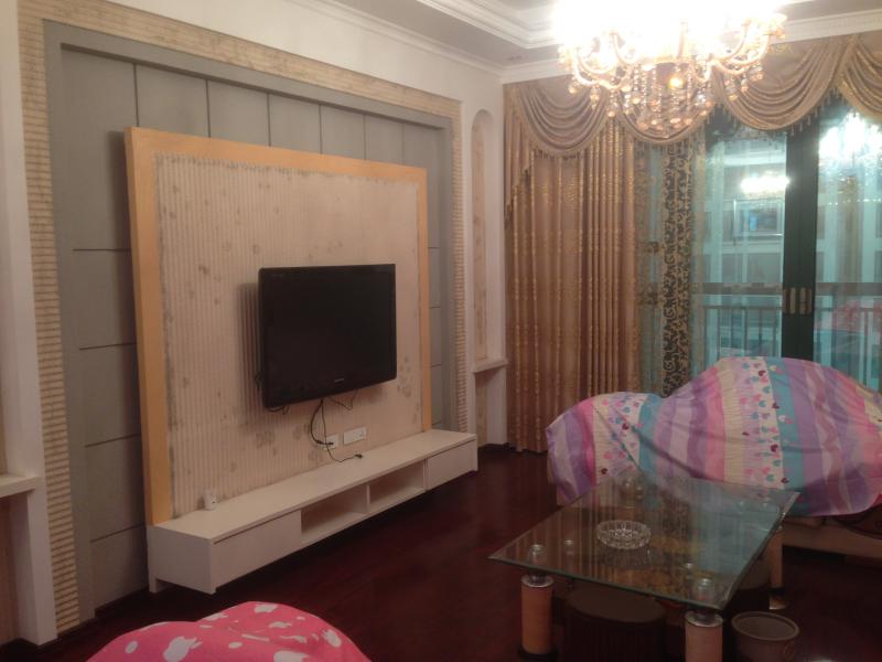 乾坤豪府精装带家具家电,100万包过户