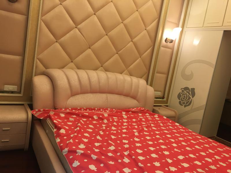 乾坤豪府精装带家具家电,100万包过户