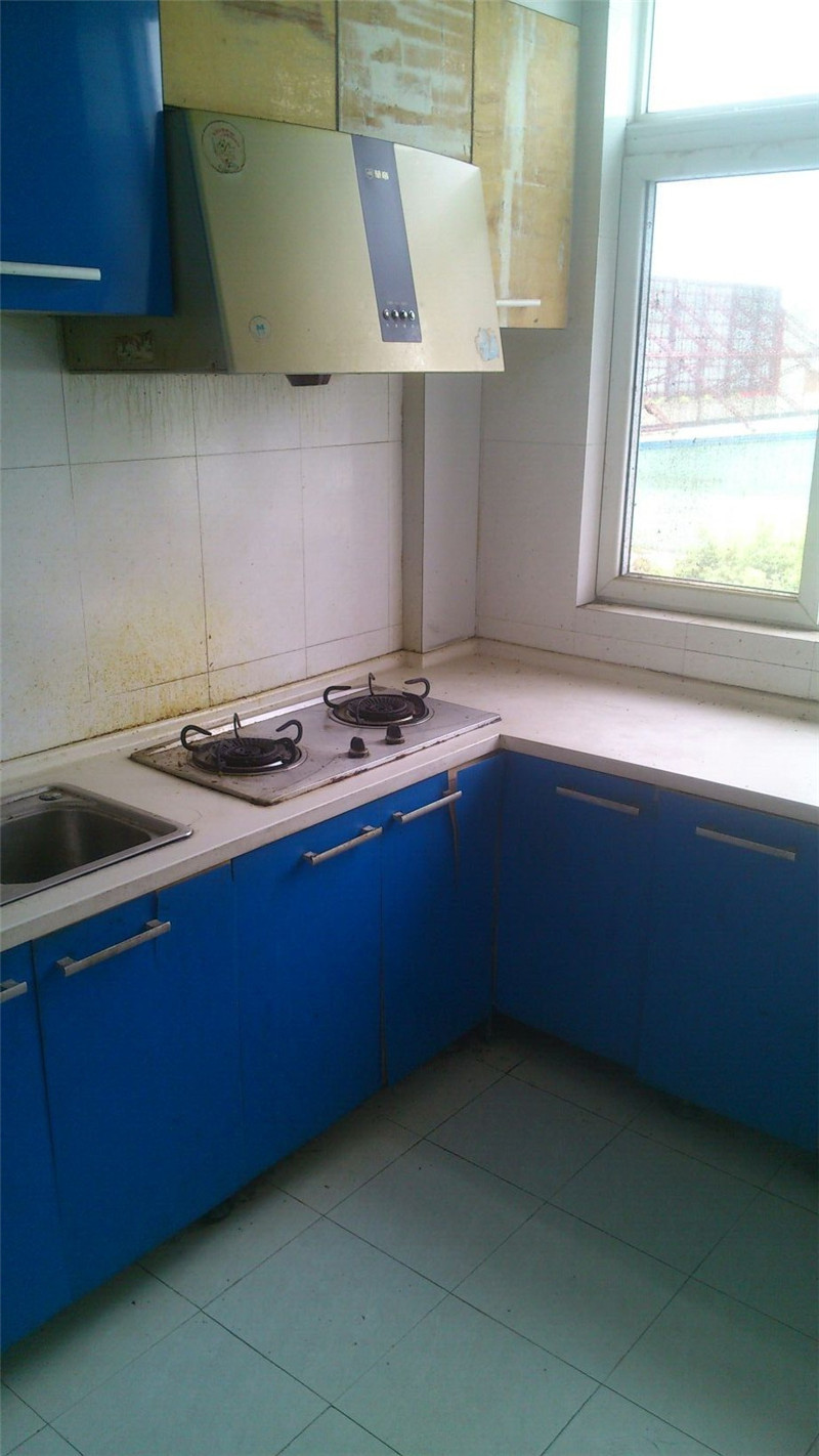 A1032東苑小區(qū)三室二廳一衛(wèi)3/6中裝南北朝向大陽(yáng)臺(tái)