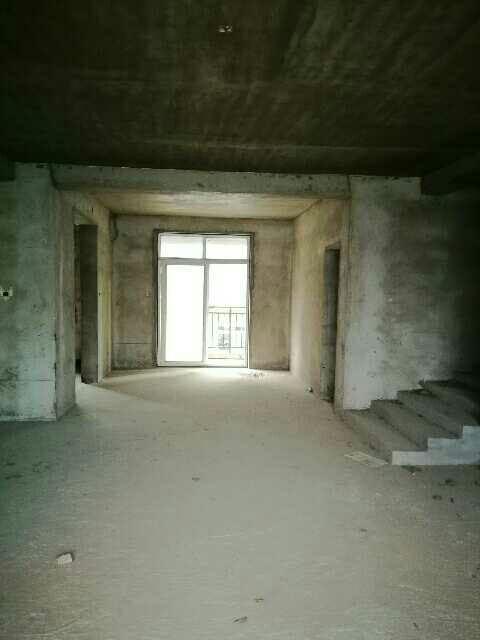 (出售)西湖明珠4室2厅2卫