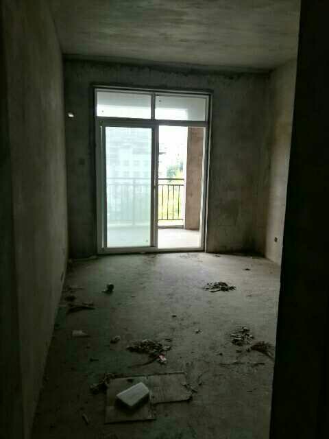 (出售)西湖明珠4室2厅2卫