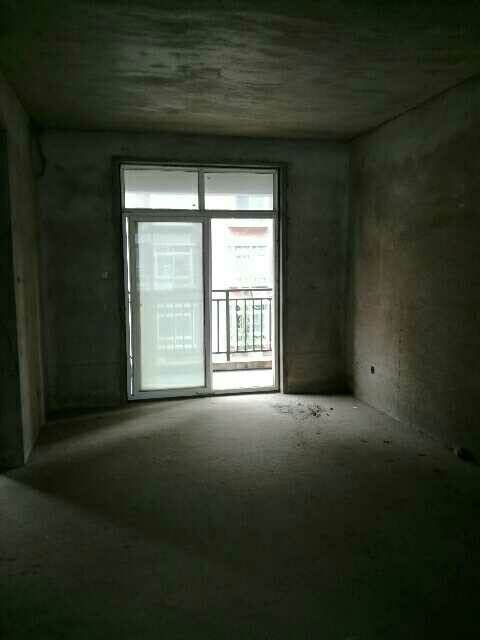 (出售)西湖明珠4室2厅2卫