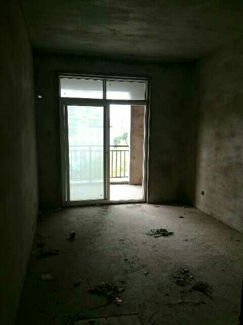 (出售)西湖明珠4室2厅2卫