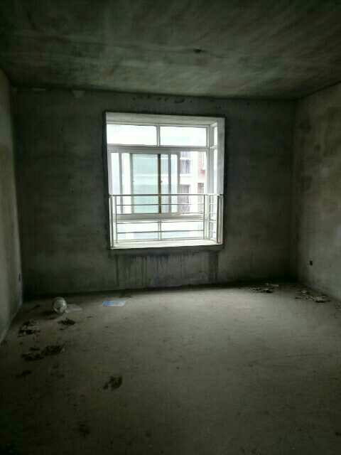 (出售)西湖明珠4室2厅2卫