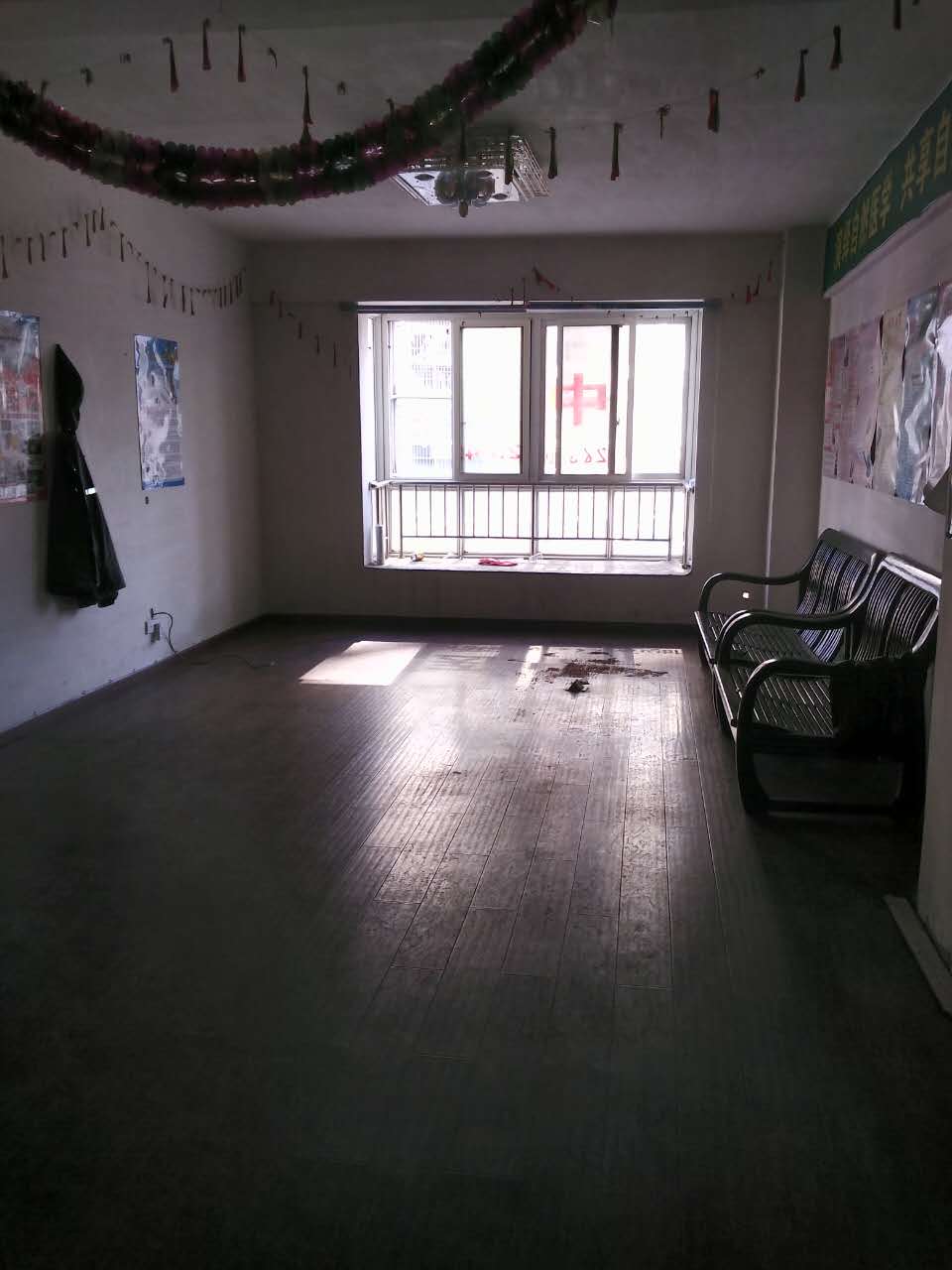 正好房產(chǎn)--D185孝柴小區(qū)二期三室二廳二衛(wèi)4/17簡(jiǎn)裝