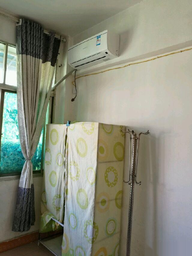 -------保麗廣場(chǎng)對(duì)面中百倉(cāng)儲(chǔ)后面胡家墩子1室1廳