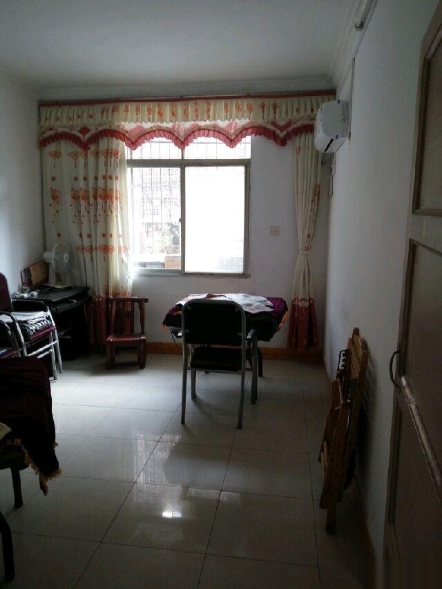 -------交通路理絲小區(qū)1樓2室1廳1衛(wèi)25萬—個人