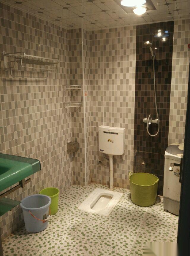 -----孝感學(xué)院旁共青華苑2室2廳1衛(wèi)(個(gè)人)