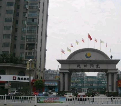 乾坤陽光二樓電梯房，兩證齊全