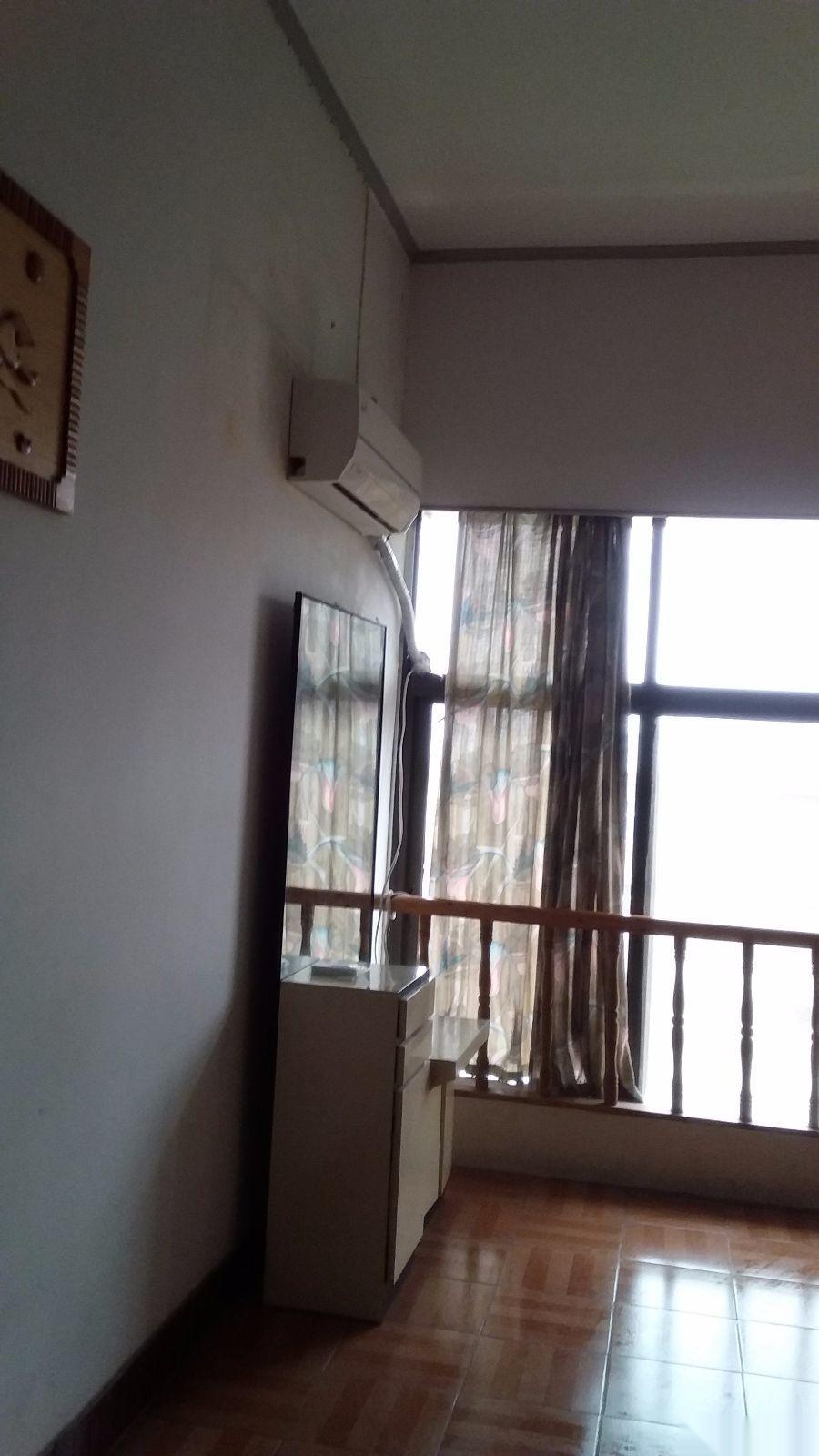 ------文化东路单位房3室2厅3卫160平