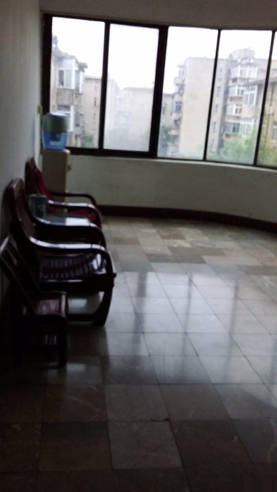 ------文化东路单位房3室2厅3卫160平