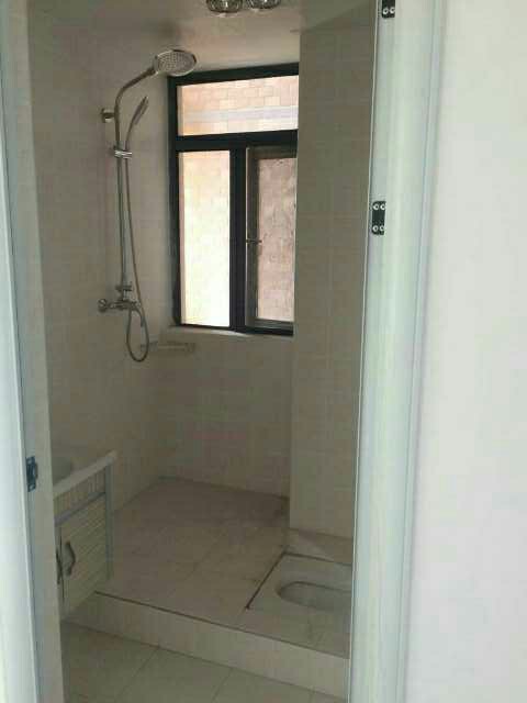 中建國(guó)際花園精裝帶家具家電房東誠(chéng)心出售