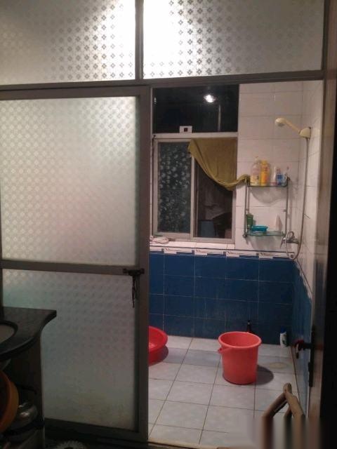 -------宇濟(jì)商貿(mào)城3室125㎡30萬(wàn)7樓