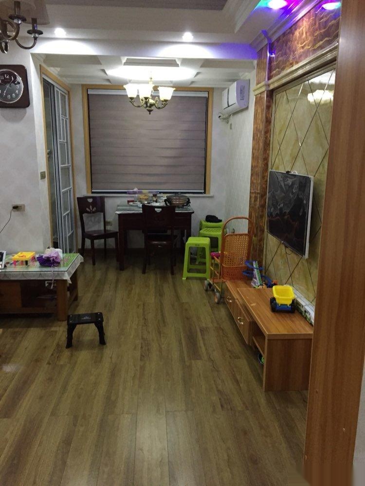 恒达华府1室1厅1卫