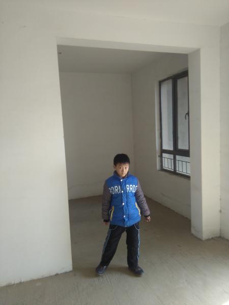 中建國(guó)際一期兩證滿二毛坯樓層好