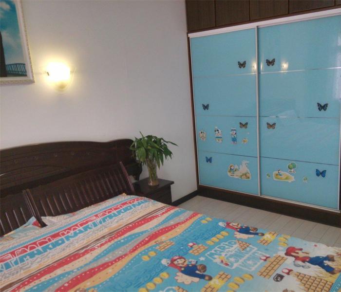 全身心漫步在一片阳光之中闲适氛围随意流露