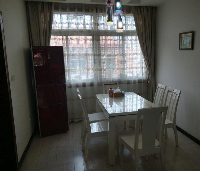 全身心漫步在一片阳光之中闲适氛围随意流露