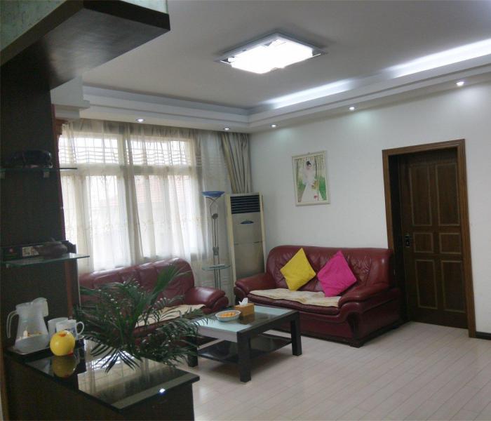 全身心漫步在一片阳光之中闲适氛围随意流露