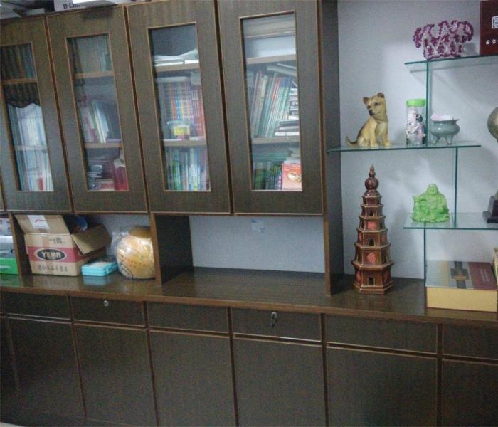 全身心漫步在一片阳光之中闲适氛围随意流露