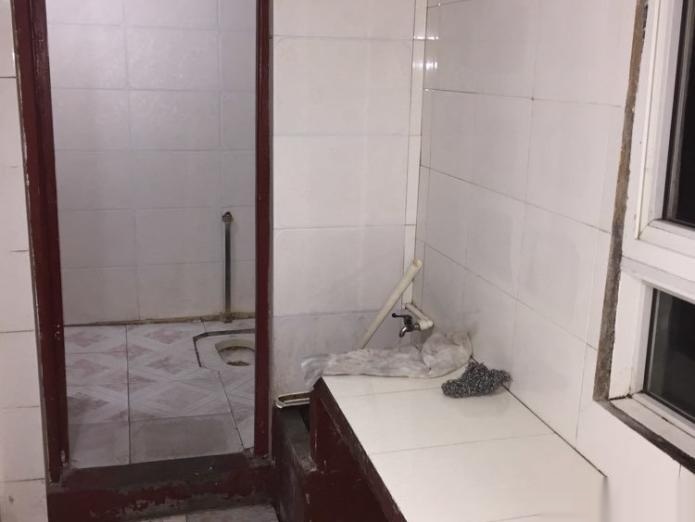 ------交通路全州步行街簡(jiǎn)裝兩室一廳低價(jià)出租