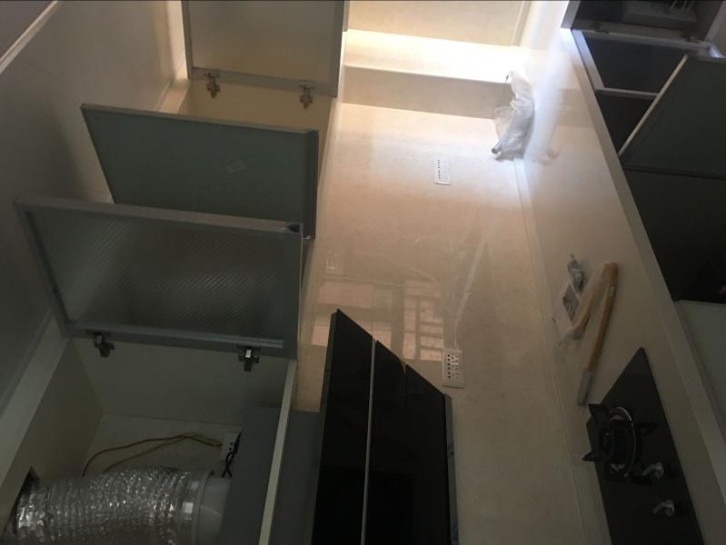 中建國(guó)際花園精裝修122平?jīng)]住過