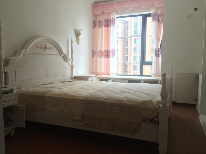 中建國(guó)際花園精裝修122平?jīng)]住過