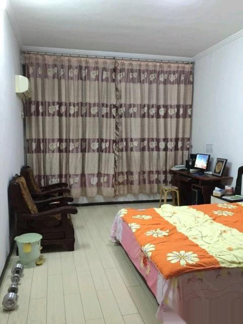 出售:孝南惠民路車站菜場(chǎng)旁5室2廳3衛(wèi)195㎡55萬(wàn)