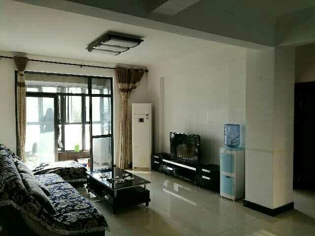 精裝三房，采光明亮，交通方便，上學(xué)方便